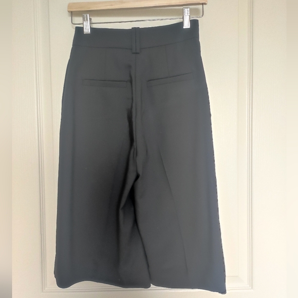 H&M Premium Selection Pure Wool Dress Shorts - Picture 6 of 6